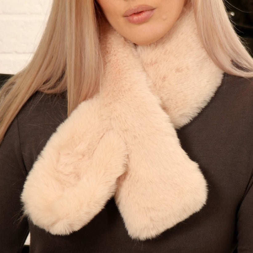 Short faux fur scarf - Cream