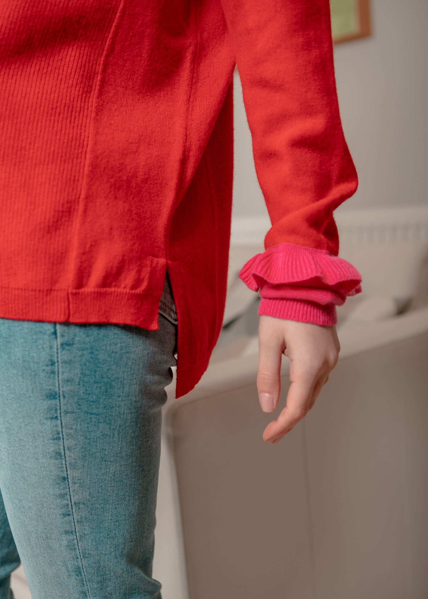 Jersey con mangas con volantes en rojo y rosa