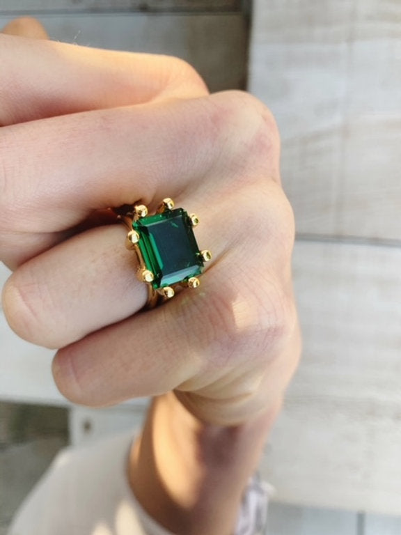 Claw Ring - Rectangular - Emerald