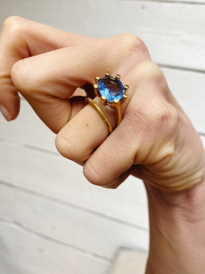 Claw Ring - Oval Blue