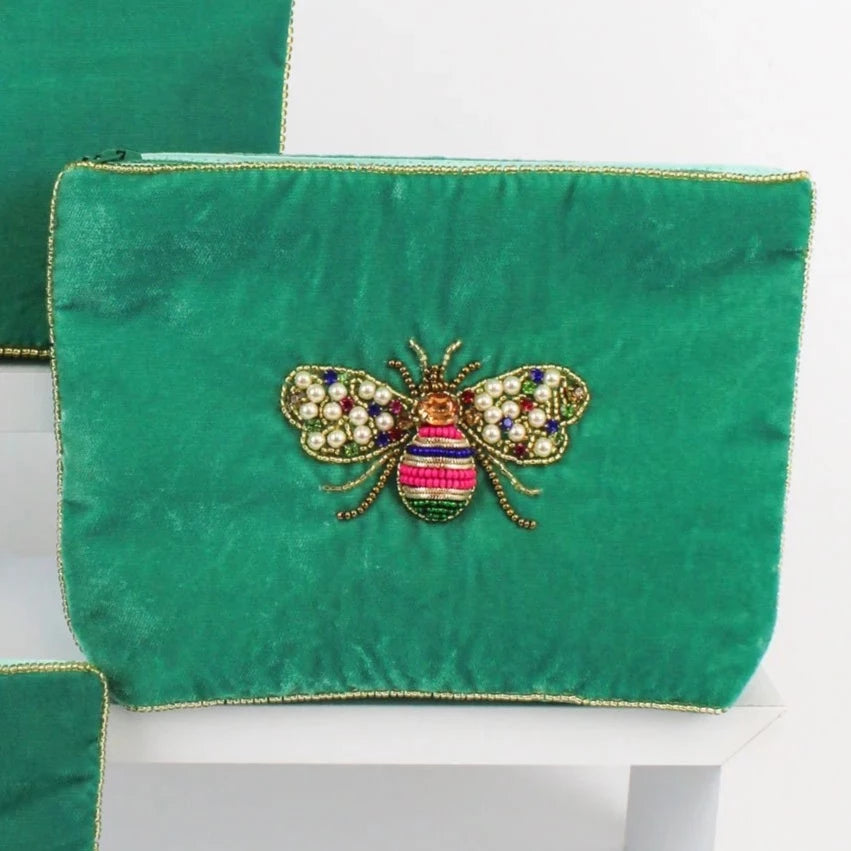 Gucci bee 2025 clutch bag
