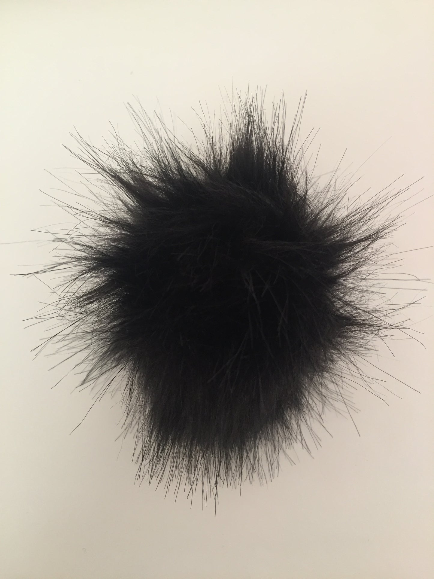 Ribbed PomPom Hat - Black
