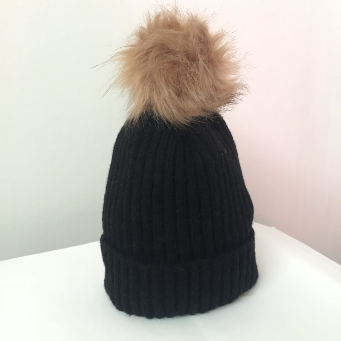 Ribbed PomPom Hat - Black