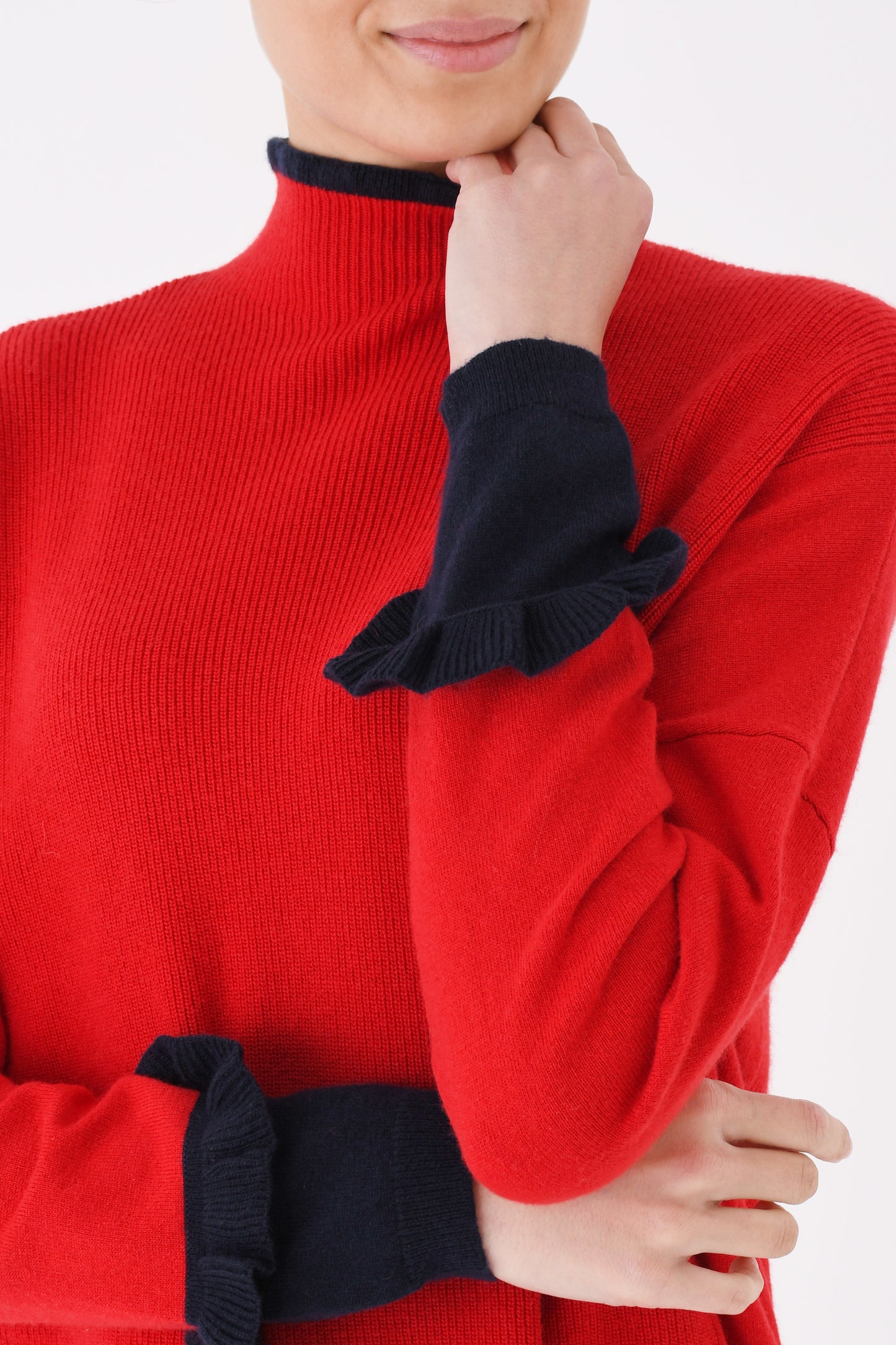 Pull à manches volantées rouge et bleu marine
