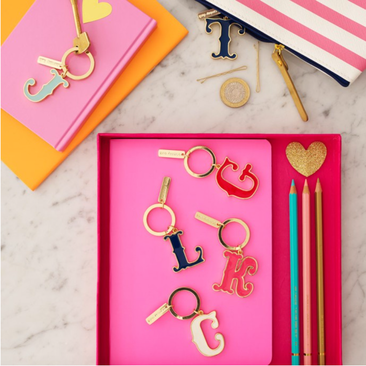 Llavero con monograma esmaltado