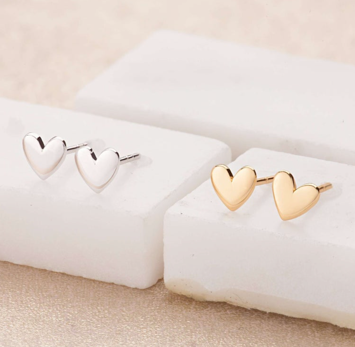 Heart Stud earrings - Silver