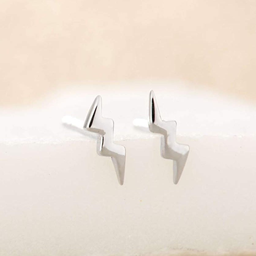Pequeños pendientes con forma de rayo - Plata