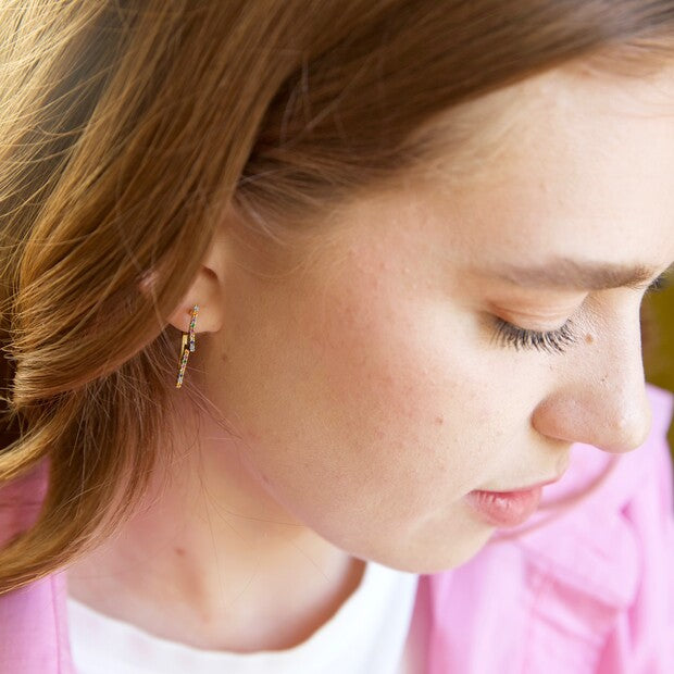 Boucles d'oreilles à contour d'étoile arc-en-ciel