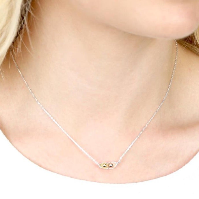 2 peas in a pod necklace - Silver