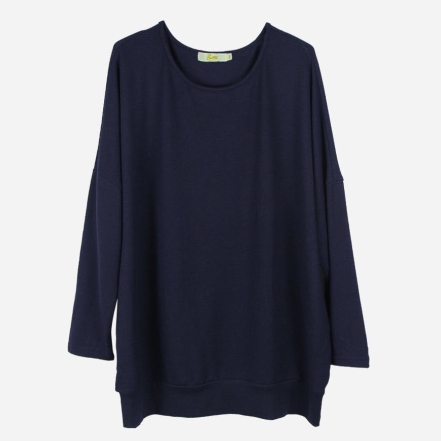 Jersey azul marino con mangas murciélago