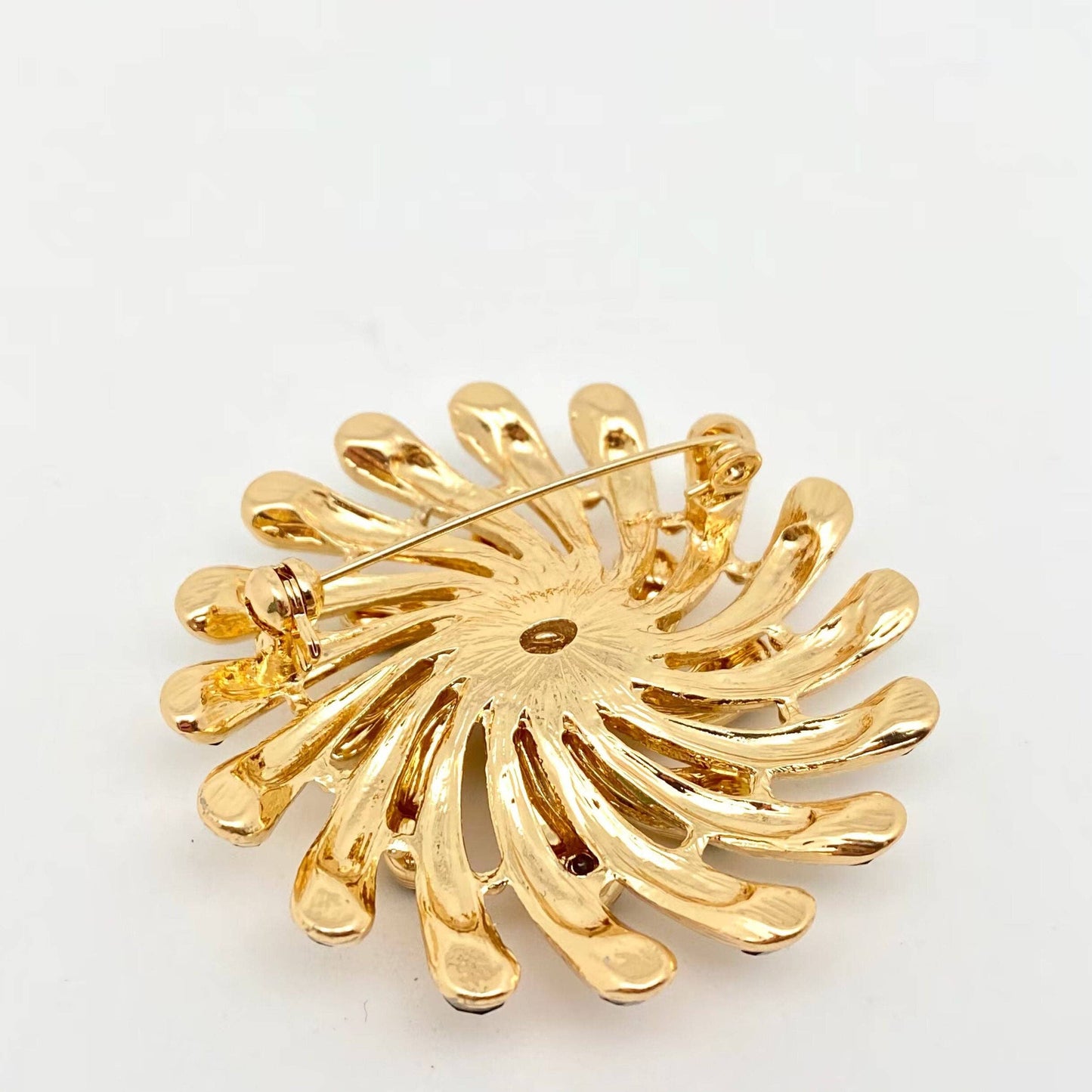 Green Rhinestone Hollow Flower Shape Brooch