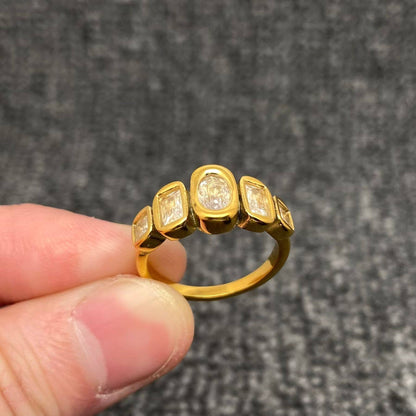 5 Stone Zircon and Gold Ring