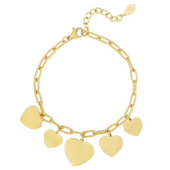 Pulsera de eslabones con dijes de corazón