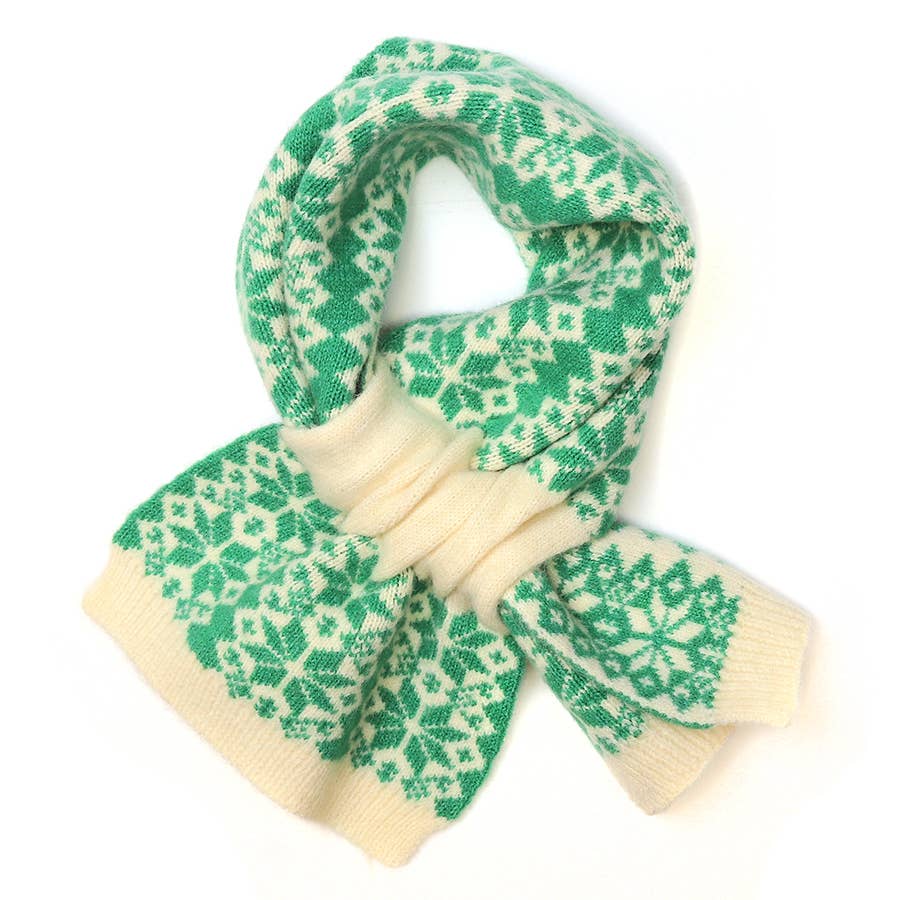 Green and Cream Scandi Pattern Pull Through Scarf