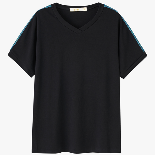 T-shirt noir à col en V avec manches bordées de rayures bleues pailletées