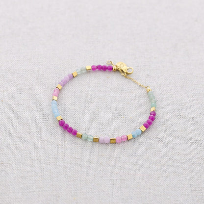 Pulsera de oro y cuentas