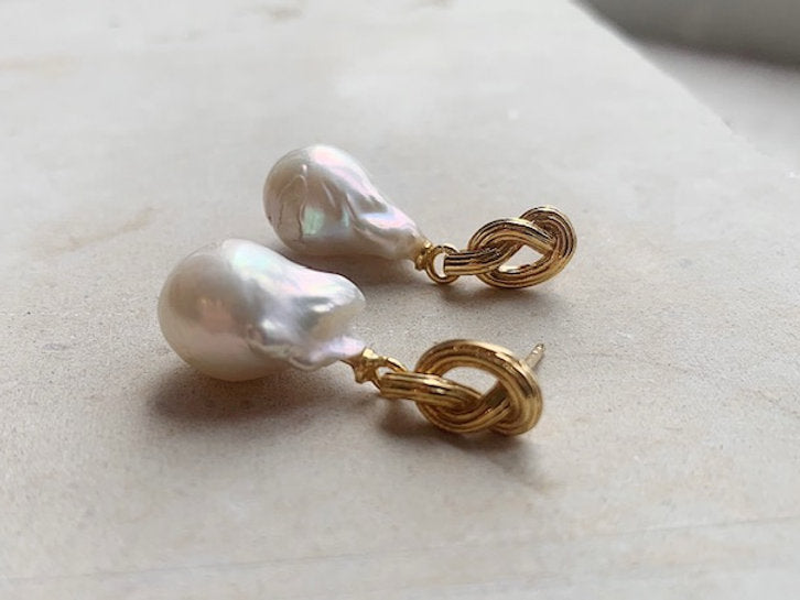 Boucles d'oreilles noeud d'or et perles