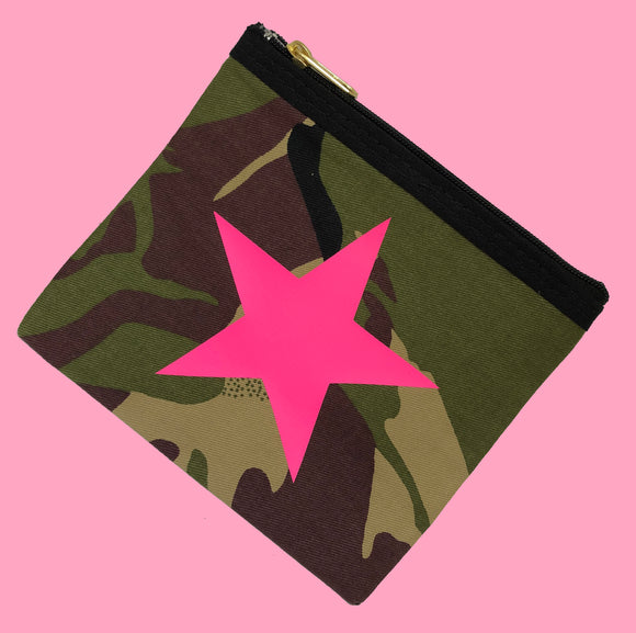 Sac à main camouflage avec étoile rose fluo