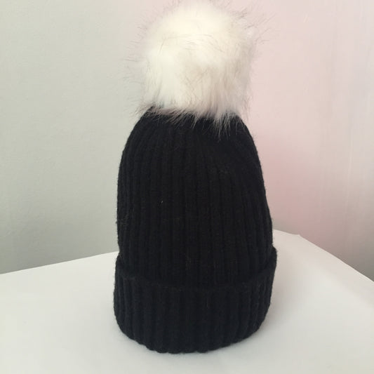 Ribbed PomPom Hat - Black