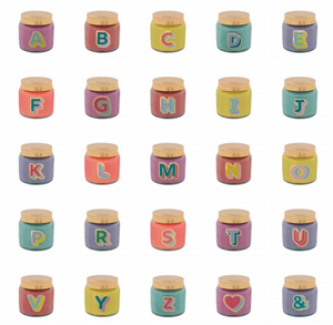 Mini bougies alphabet dans un pot