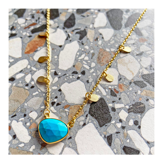 Collar de turquesa y disco diminuto 